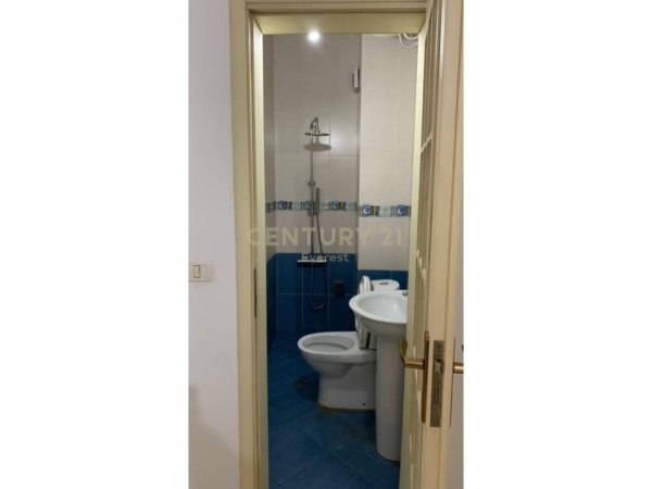 Tirane, jepet me qera apartament 2+1 Kati 5, 105 m² 600 € (rruga e elbasanit)
