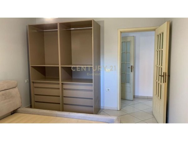 Tirane, jepet me qera apartament 2+1 Kati 5, 105 m² 600 € (rruga e elbasanit)