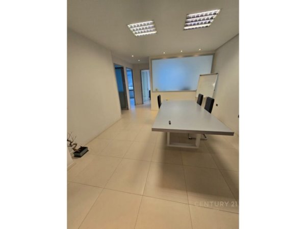 Tirane, shitet apartament 3+1 Kati 2, 91 m² 350.000 € (liceu artistik)