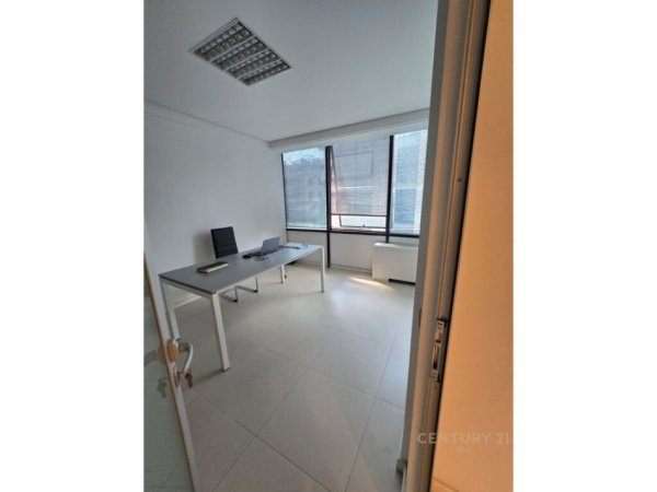 Tirane, shitet apartament 3+1 Kati 2, 91 m² 350.000 € (liceu artistik)