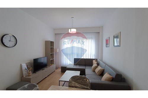Tirane, jepet me qera apartament 1+1 Kati 3, 60 m² 500 € (Fusha e Aviacionit)