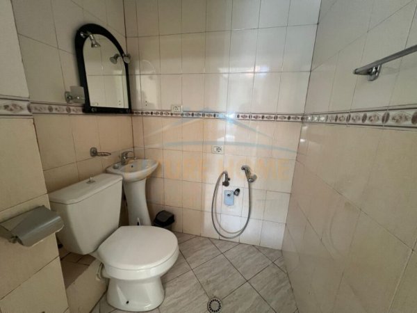 Tirane, jepet me qera apartament 2+1 Kati 4, 95 m² 600 € (RRUGA E KAVAJES)