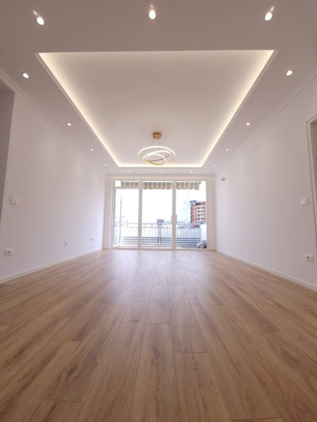 Tirane, shitet apartament 2+1+Ballkon Kati 7, 95 m² 210.000 € (Zogu I Zi)