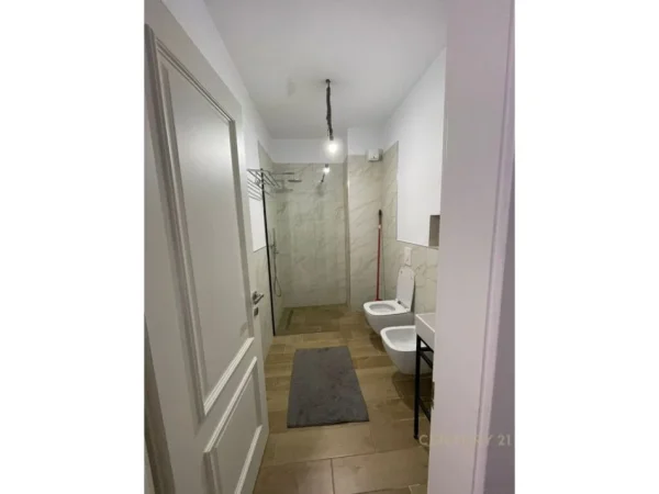 Tirane, jepet me qera apartament 2+1 Kati 7, 79 m² 650 € (astir)