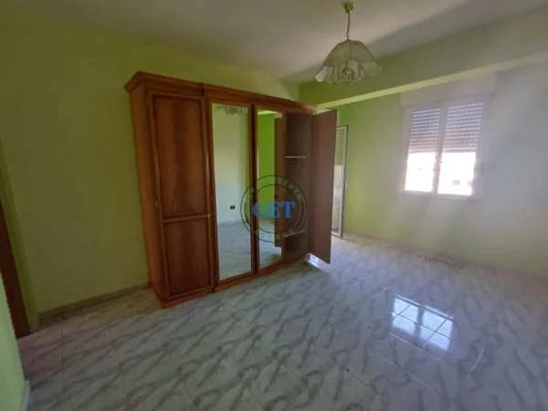 Durres, shitet apartament 2+1+Ballkon Kati 4, 93 m² 80.000 € (Kryqi Kuq)