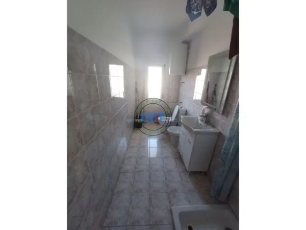 Durres, shitet apartament 2+1+Ballkon Kati 4, 93 m² 80.000 € (Kryqi Kuq)
