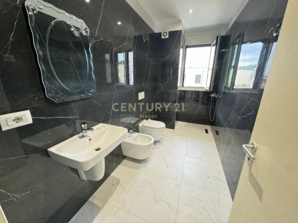 Tirane, jepet me qera apartament 2+1 , 143 m² 1.600 € (rruga e kosovarve)