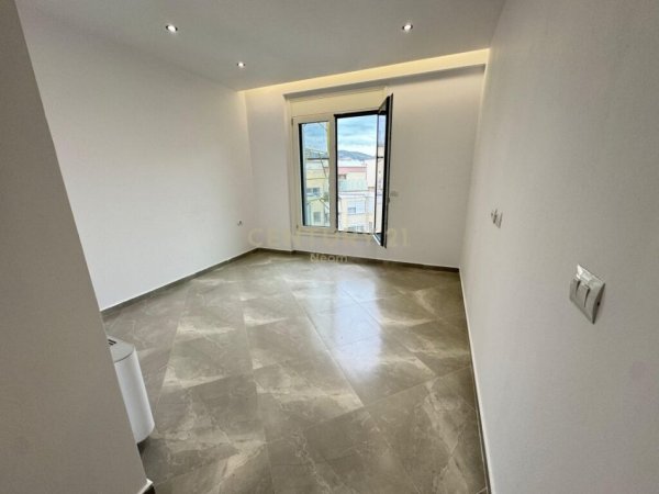 Tirane, jepet me qera apartament 2+1 , 143 m² 1.600 € (rruga e kosovarve)