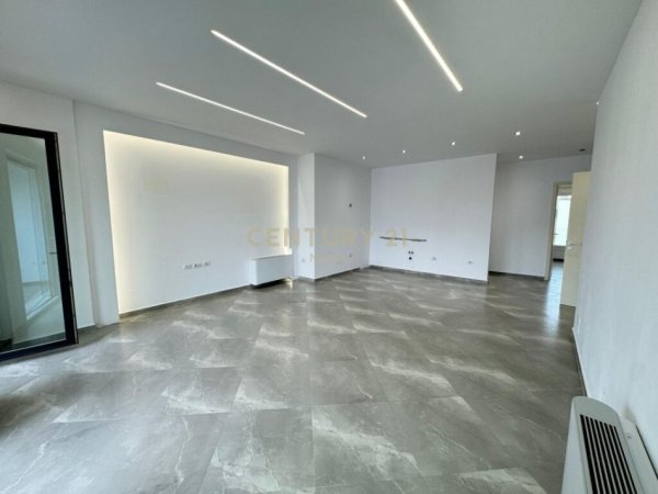 Tirane, jepet me qera apartament 2+1 , 143 m² 1.600 € (rruga e kosovarve)