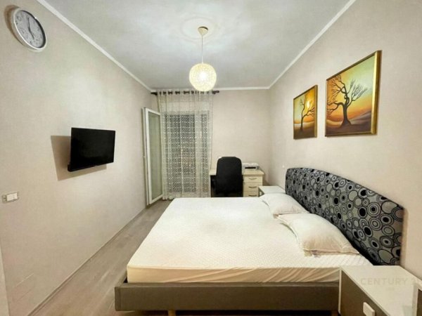 Tirane, jepet me qera apartament 2+1 Kati 8, 103 m² 700 € (21 dhjetori)