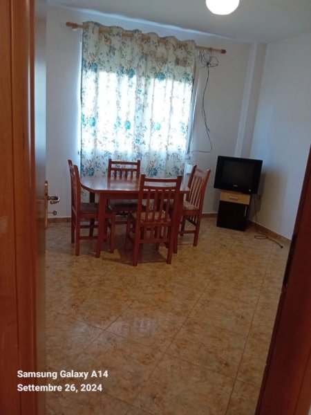 Tirane, jepet me qera 2+1 Kati 6, 90 m² 300 € (5 maj)