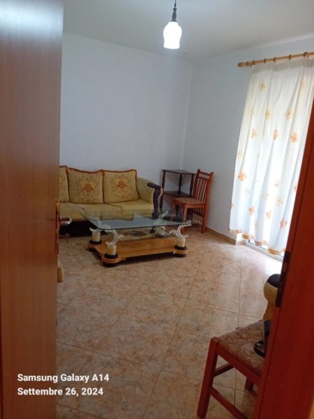 Tirane, jepet me qera 2+1 Kati 6, 90 m² 300 € (5 maj)