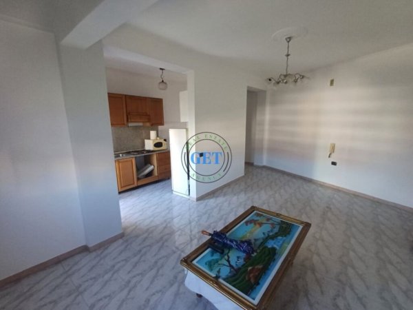 Durres, shitet apartament 2+1+Ballkon Kati 4, 93 m² 80.000 € (Kryqi i Kuq)