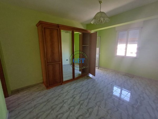 Durres, shitet apartament 2+1+Ballkon Kati 4, 93 m² 80.000 € (Kryqi i Kuq)
