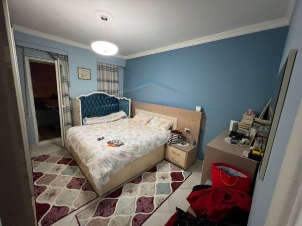 Tirane, shitet apartament 1+1 Kati 3, 73 m² 135.000 € (Rruga Bill Klinton)