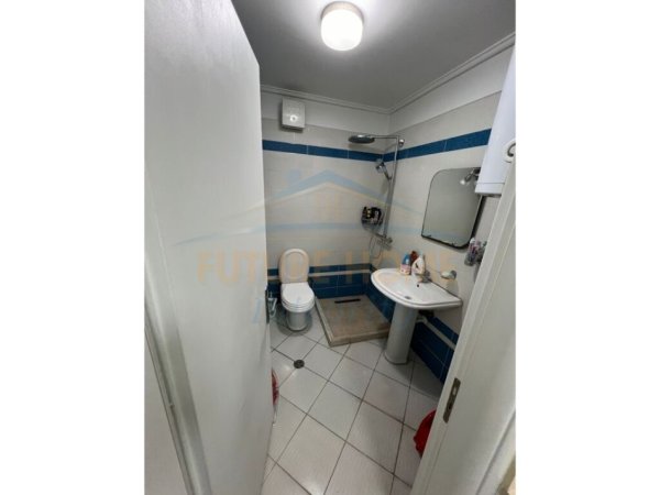 Tirane, shitet apartament 1+1 Kati 3, 73 m² 135.000 € (Rruga Bill Klinton)