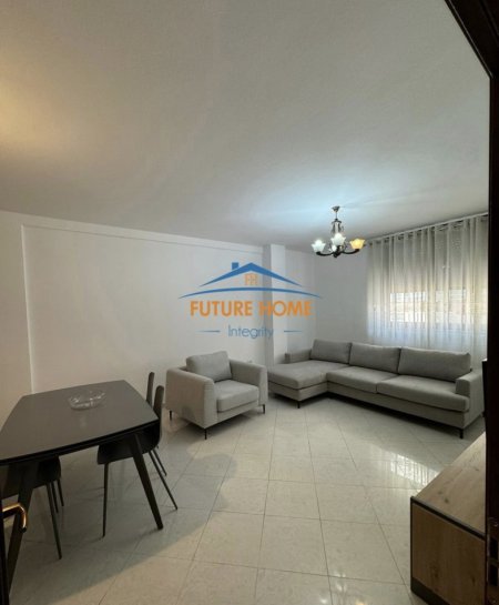 Tirane, jepet me qera apartament 1+1 Kati 5, 70 m² 500 € (Shkolla Asim Vokshi)