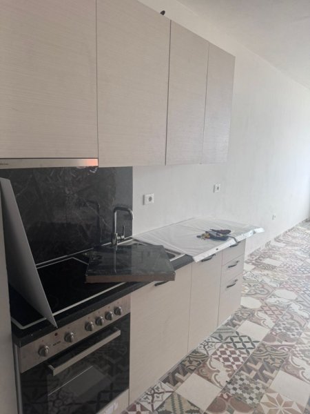 Tirane, jepet me qera apartament 1+1+Ballkon Kati 11, 60 m² 350 € (Yzberisht perballe Spitalit Amerikan 3.)