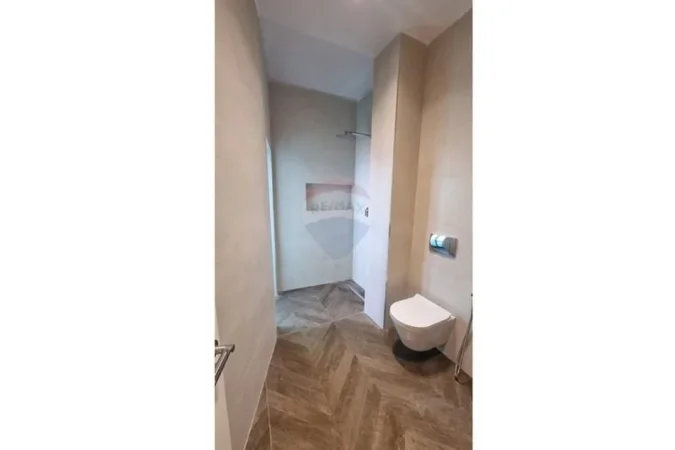Tirane, jepet me qera apartament 1+1 , 50 m² 500 € (JEPET GARSONIERE ME QIRA)