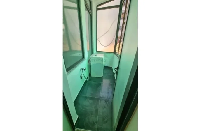 Tirane, jepet me qera apartament 1+1 , 50 m² 500 € (JEPET GARSONIERE ME QIRA)