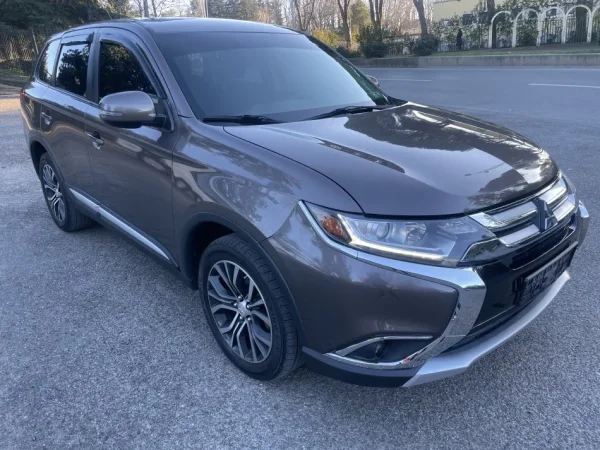 MITSUBISHI 7 VENDE 2016 120000 km