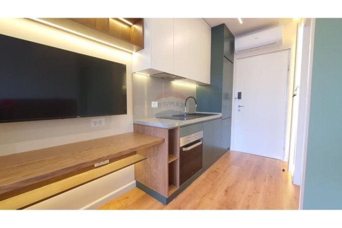 Tirane, jepet me qera 1+1 Kati 4, 75 m² 500 € (Studio apartament per qira te Pazari i Ri!)