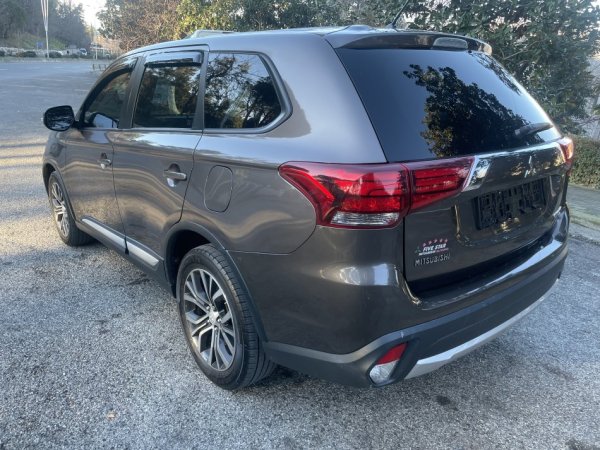 MITSUBISHI 7 VENDE 2016 120000 km