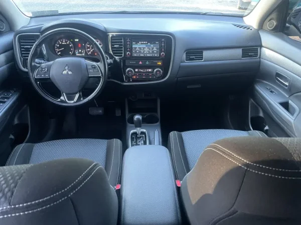 MITSUBISHI 7 VENDE 2016 120000 km