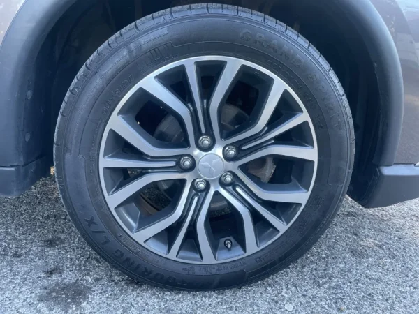 MITSUBISHI 7 VENDE 2016 120000 km