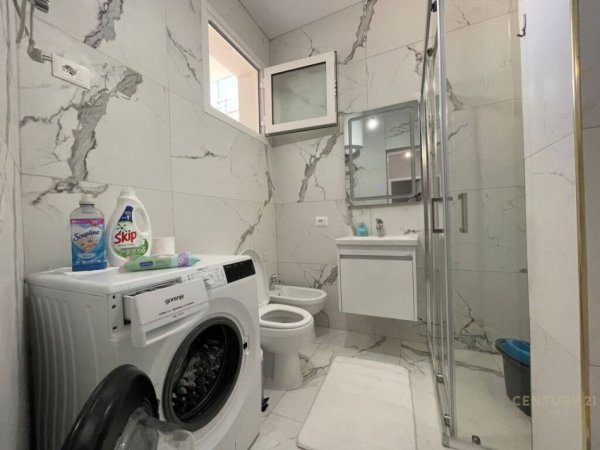Tirane, jap me qera apartament 2+1 Kati 2, 100 m² 500 € 