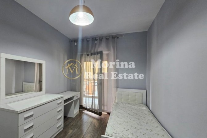 Tirane, jepet me qera apartament 3+1 Kati 7, 130 m² 1.000 € (Rruga Kavajes)