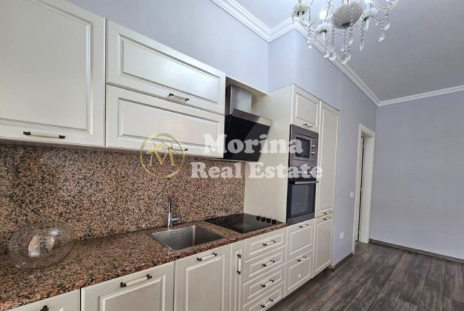 Tirane, jepet me qera apartament 3+1 Kati 7, 130 m² 1.000 € (Rruga Kavajes)
