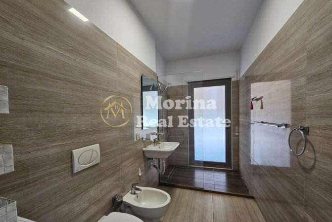 Tirane, jepet me qera apartament 3+1 Kati 7, 130 m² 1.000 € (Rruga Kavajes)
