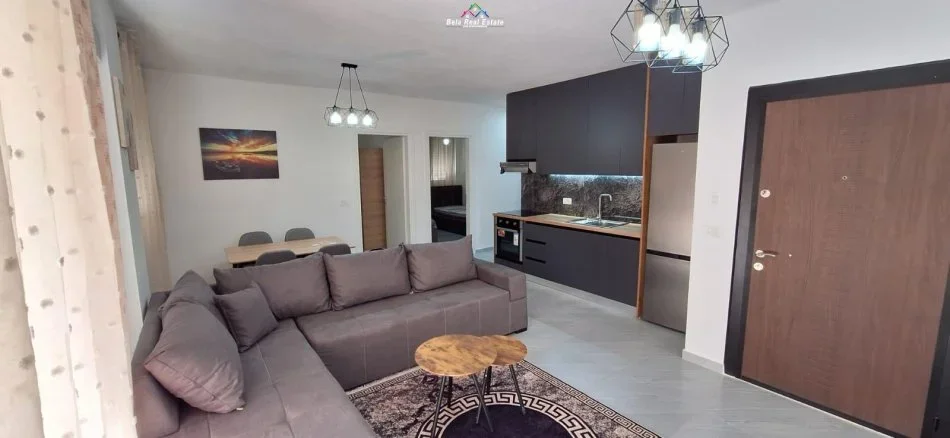 Tirane, jepet me qera apartament 2+1 Kati 1, 80 m² 390 € (fresku)
