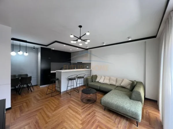 Tirane, shitet apartament 2+1+post parkingu Kati 6, 107 m² (rruga Panorama)