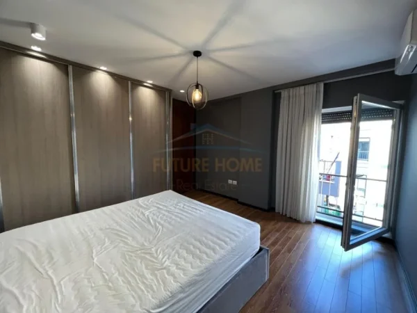 Tirane, shitet apartament 2+1+post parkingu Kati 6, 107 m² (rruga Panorama)