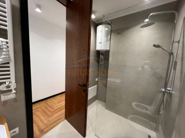 Tirane, shitet apartament 2+1+post parkingu Kati 6, 107 m² (rruga Panorama)
