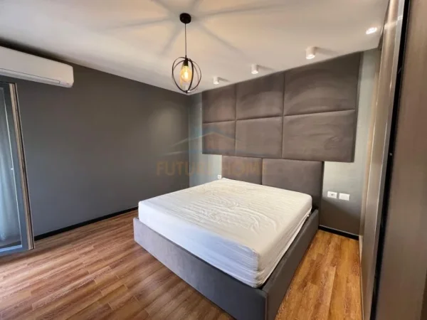 Tirane, shitet apartament 2+1+post parkingu Kati 6, 107 m² (rruga Panorama)
