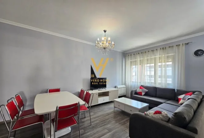 Tirane, jepet me qera apartament 3+1+Ballkon Kati 7, 130 m² 1.000 € (RRUGA E KAVAJES)