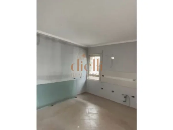 Tirane, shes apartament 2+1 , 98 m² 196.000 € (Liqeni i Thate, prane Radisson Collection Morina Hotel)