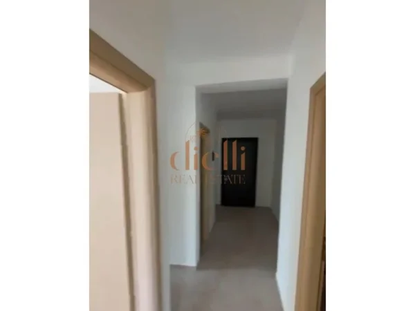 Tirane, shes apartament 2+1 , 98 m² 196.000 € (Liqeni i Thate, prane Radisson Collection Morina Hotel)