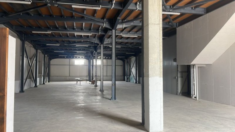 Tirane, jepet me qera magazine Kati 0, 700 m² 2.600 € (Vore, City Park)