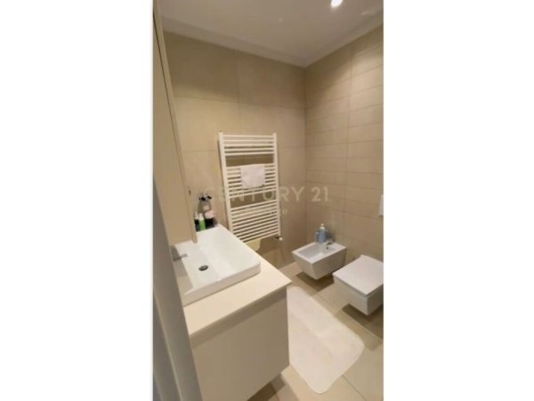 Tirane, jepet me qera apartament 2+1 Kati 6, 127 m² 2.500 € 