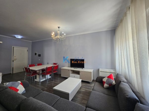 Tirane, jap me qera apartament 3+1+Ballkon Kati 7, 130 m² 1.000 € (Kompleksi Delijrogji)