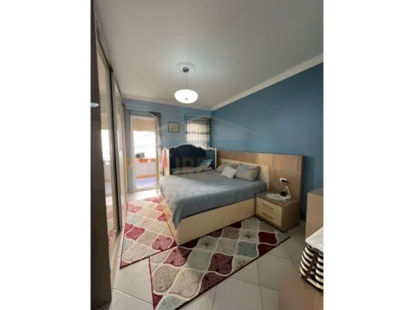 Tirane, shitet apartament 1+1 Kati 3, 73 m² 135.000 € (BILL KLINTON)