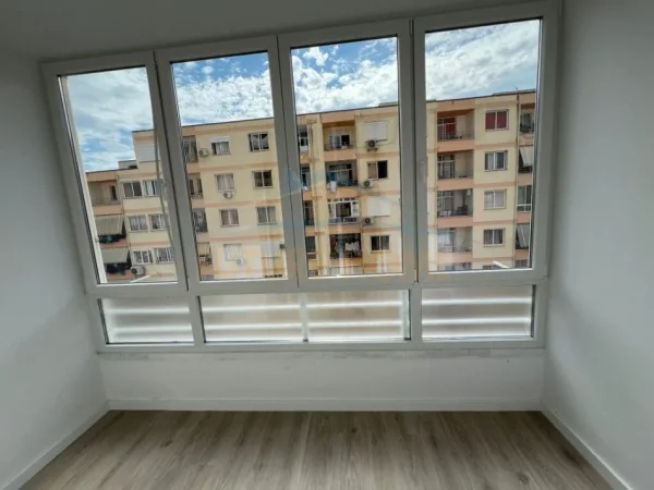 Tirane, jepet me qera apartament 2+1+Aneks+Ballkon Kati 7, 118 m² 700 € (Astir)