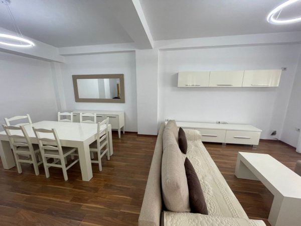 Tirane, jepet me qera apartament 3+1+Aneks+Ballkon Kati 5, 146 m² 1.400 € (RRUGA PETI LIQENI)