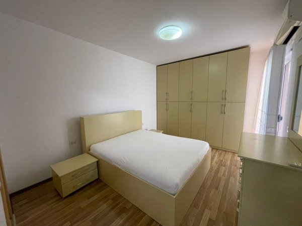 Tirane, jepet me qera apartament 3+1+Aneks+Ballkon Kati 5, 146 m² 1.400 € (RRUGA PETI LIQENI)