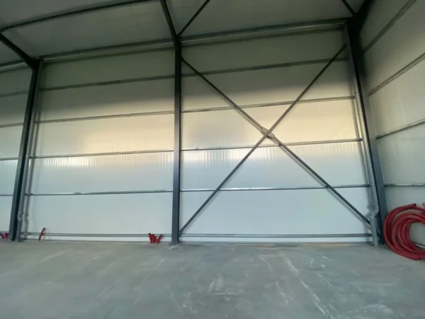 Tirane, jepet me qera magazine Kati 0, 330 m² 1.500 € (Domje)