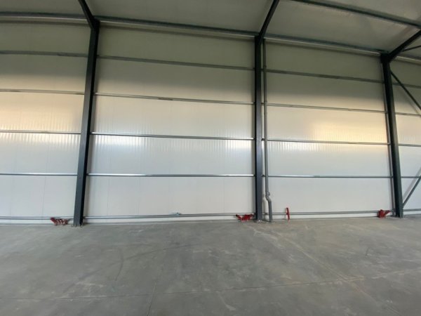 Tirane, jepet me qera magazine Kati 0, 330 m² 1.500 € (Domje)